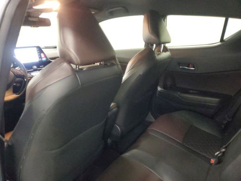 Used 2019 Toyota C-HR Limited image 14