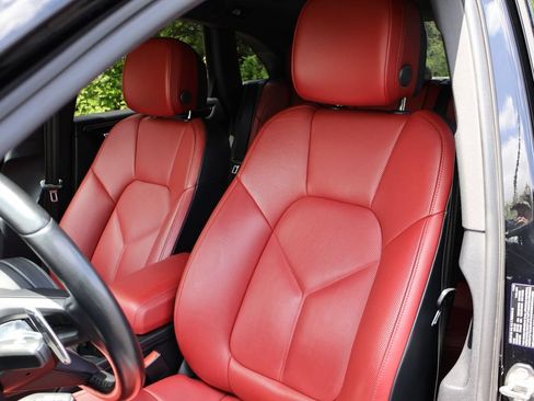 Used 2023 Porsche Macan S AWD/4WD image 5