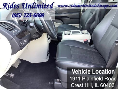 Used 2012 Chrysler Town & Country Touring-L w/ Entertainment Group #2 image 13