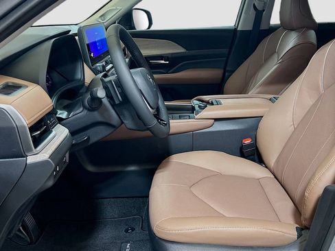 New 2026 Toyota Grand Highlander Platinum image 21