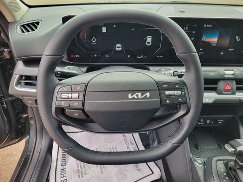 Used 2025 Kia K4 EX FWD image 23