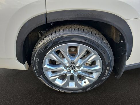 Used 2022 Toyota Highlander Limited FWD image 46