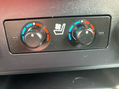 Used 2023 Toyota 4Runner Limited AWD/4WD image 33