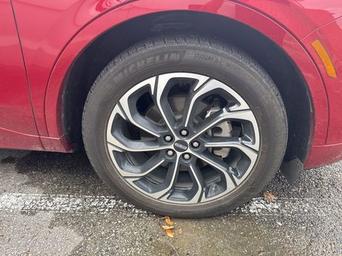 Used 2024 Lincoln Nautilus Reserve AWD/4WD image 3