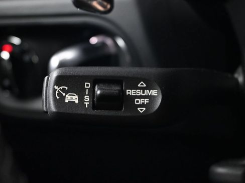 Certified 2024 Porsche Macan AWD/4WD image 21