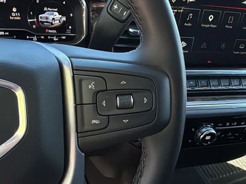 Used 2025 GMC Sierra 1500 Elevation image 22