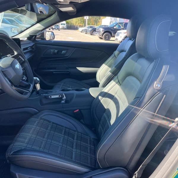 Used 2026 Ford Mustang GT Premium w/ GT Performance Package RWD image 4