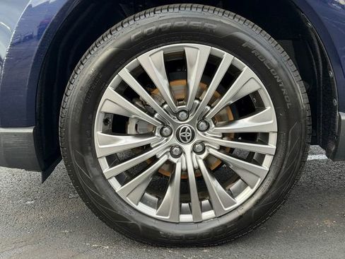 Certified 2021 Toyota Venza Limited w/ Advanced Technology Package image 11