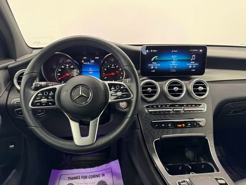 Used 2022 Mercedes-Benz GLC 300 image 3