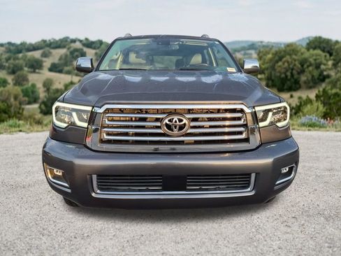 Used 2020 Toyota Sequoia Platinum AWD/4WD image 2