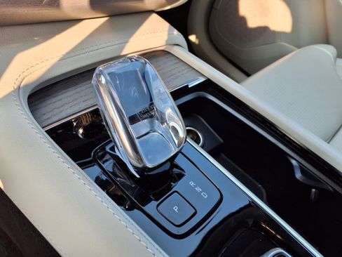 Used 2025 Volvo XC90 T8 Ultra w/ Protection Package Premier image 24