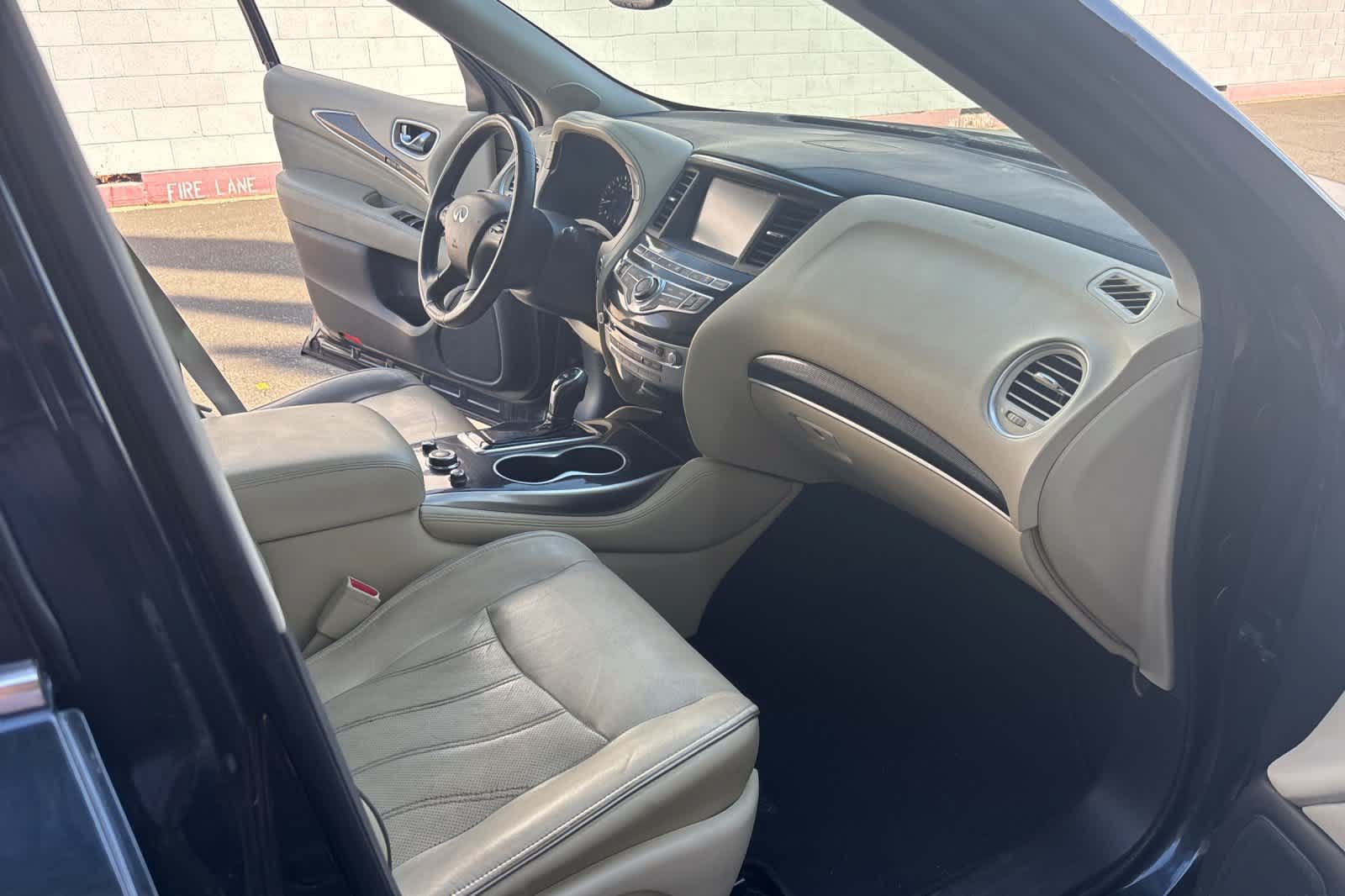 Used 2017 INFINITI QX60 Luxe w/ Premium Plus Package AWD/4WD image 18
