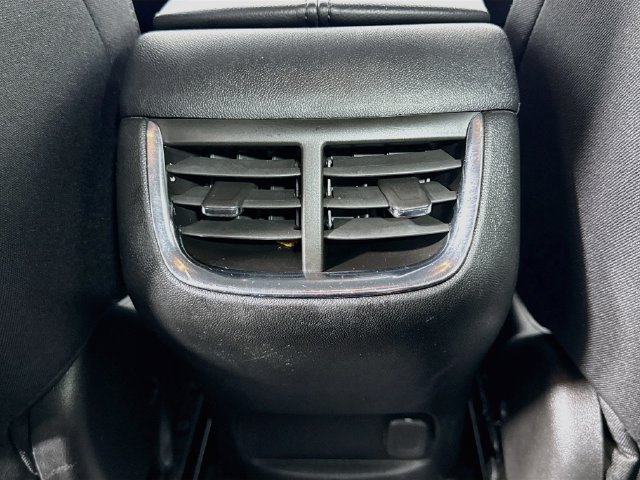 Used 2020 Chevrolet Malibu LT FWD image 25