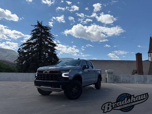 Used 2024 Chevrolet Silverado 1500 ZR2 w/ Technology Package AWD/4WD image 1