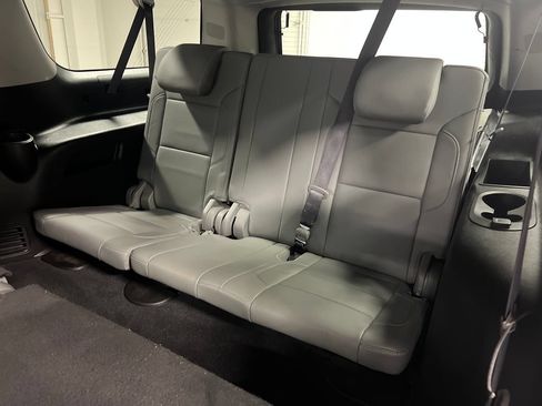 Used 2020 Chevrolet Suburban LT AWD/4WD image 14