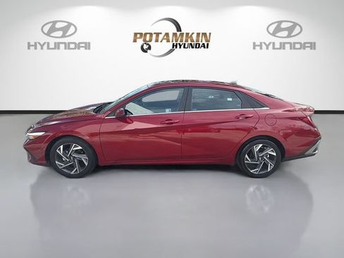 Certified 2025 Hyundai Elantra SEL FWD image 8