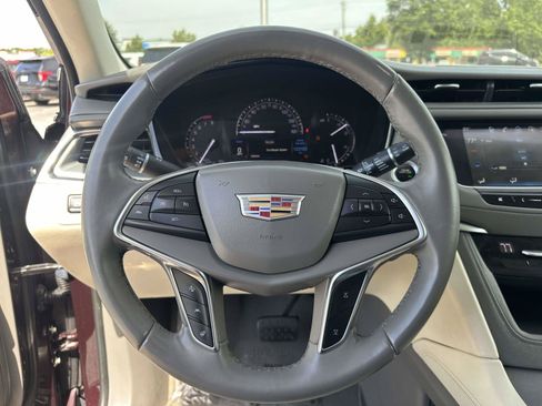 Used 2018 Cadillac XT5 Premium Luxury FWD image 13