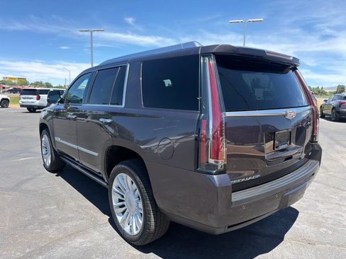 Used 2015 Cadillac Escalade Platinum AWD/4WD image 5