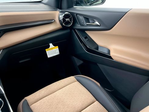 New 2026 Chevrolet Equinox ACTIV w/ Convenience Package III image 11