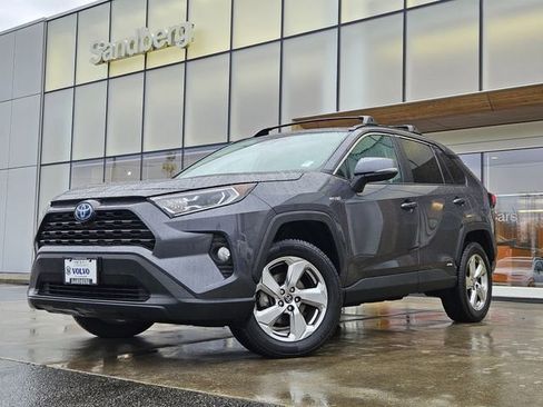 Used 2021 Toyota RAV4 XLE Premium image 1