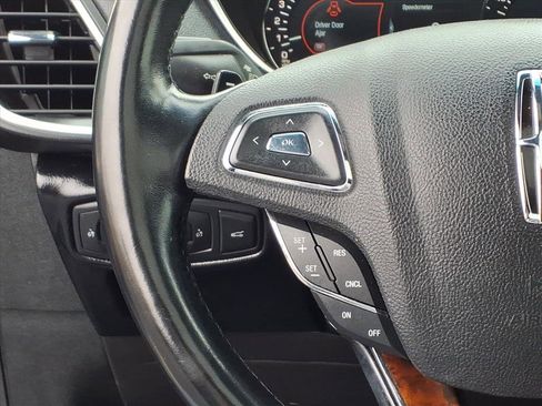 Used 2018 Lincoln MKX Reserve w/ Lincoln MKX Climate Package image 17