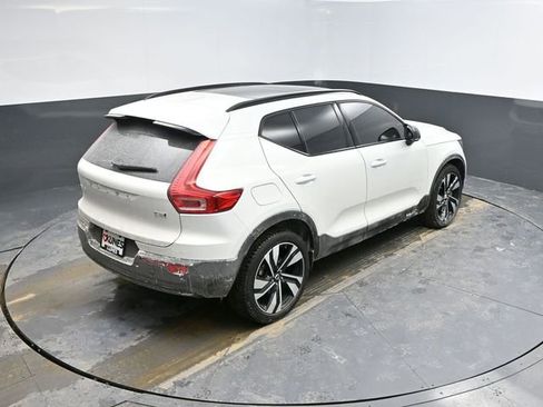Used 2023 Volvo XC40 B5 Ultimate w/ Protection Package Premier image 40