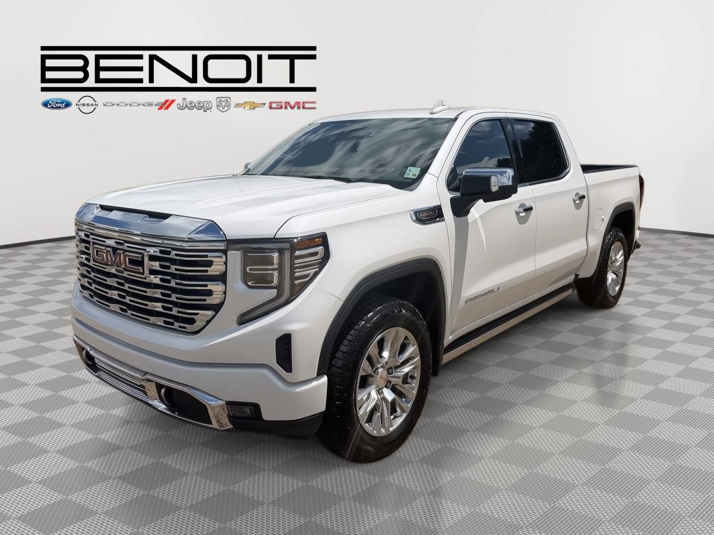 Used 2024 GMC Sierra 1500 Denali w/ Denali Reserve Package AWD/4WD image 3