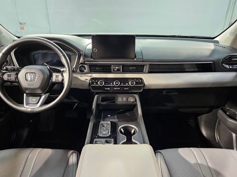Used 2025 Honda Pilot Elite image 10