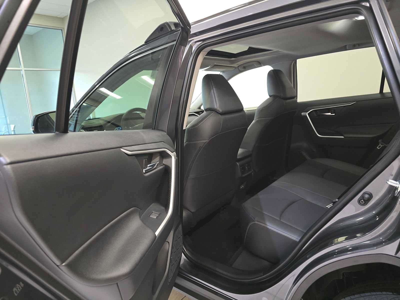 Certified 2025 Toyota RAV4 XLE Premium AWD/4WD image 25