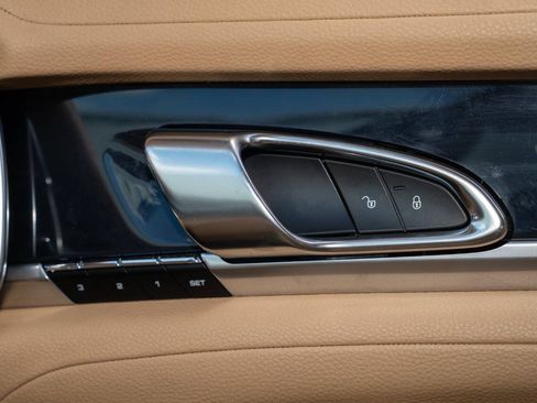Used 2015 Porsche Panamera S RWD image 62