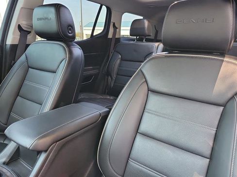 Used 2021 GMC Acadia Denali w/ Denali Technology Package image 5