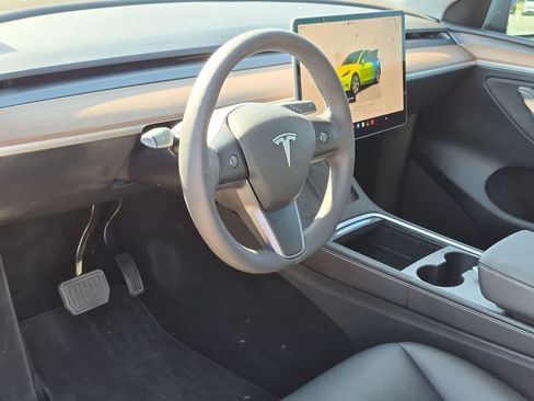 Used 2023 Tesla Model Y Long Range AWD/4WD image 2