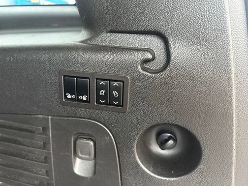 Used 2019 GMC Yukon XL Denali w/ Denali Ultimate Package AWD/4WD image 9
