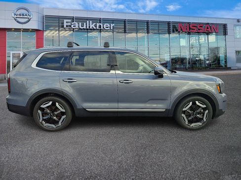 Used 2023 Kia Telluride EX image 7