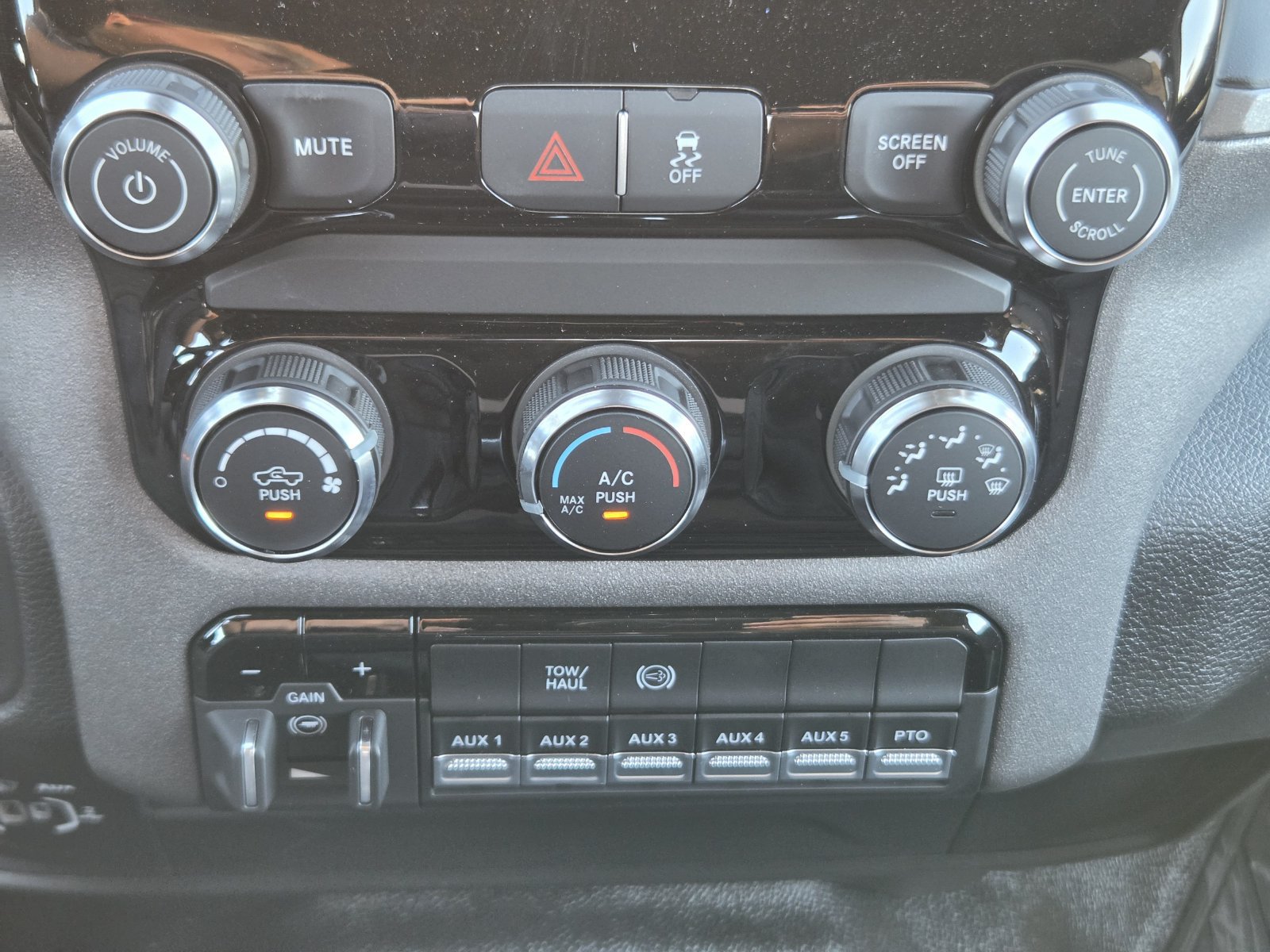 New 2027 RAM 5500 Tradesman AWD/4WD image 16