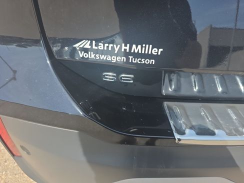 Certified 2025 Volkswagen Tiguan SE w/ Panoramic Sunroof Package FWD image 24