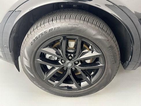 Used 2025 Land Rover Discovery Sport S image 31