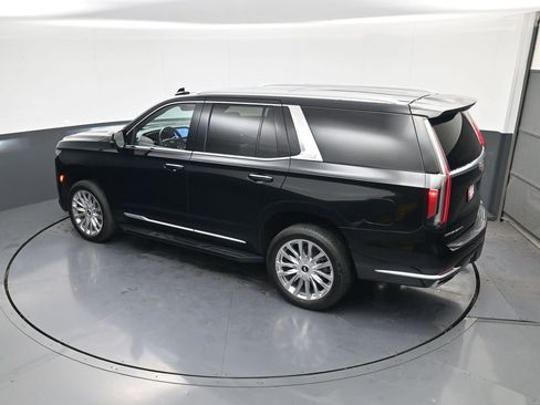 Used 2024 Cadillac Escalade Premium Luxury image 31