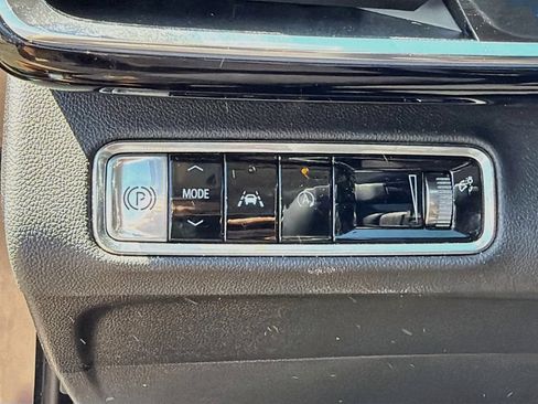 Used 2025 Buick Envision Preferred AWD/4WD image 10