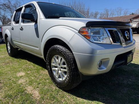 Used 2014 Nissan Frontier SV w/ SV Value Truck Package image 6