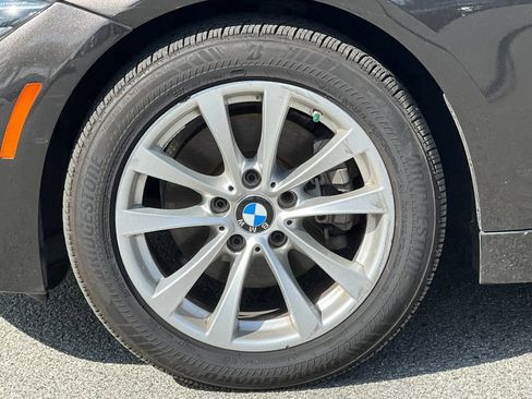 Used 2018 BMW 320i Sedan image 25