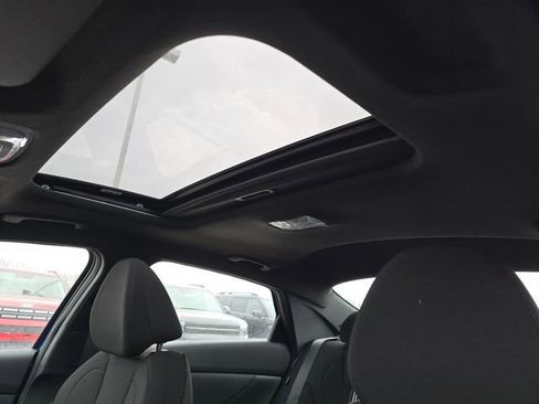 New 2026 Hyundai Elantra SEL Sport image 4