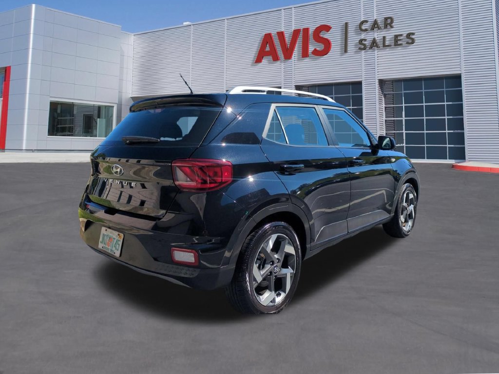 Used 2026 Hyundai Venue SEL FWD image 6