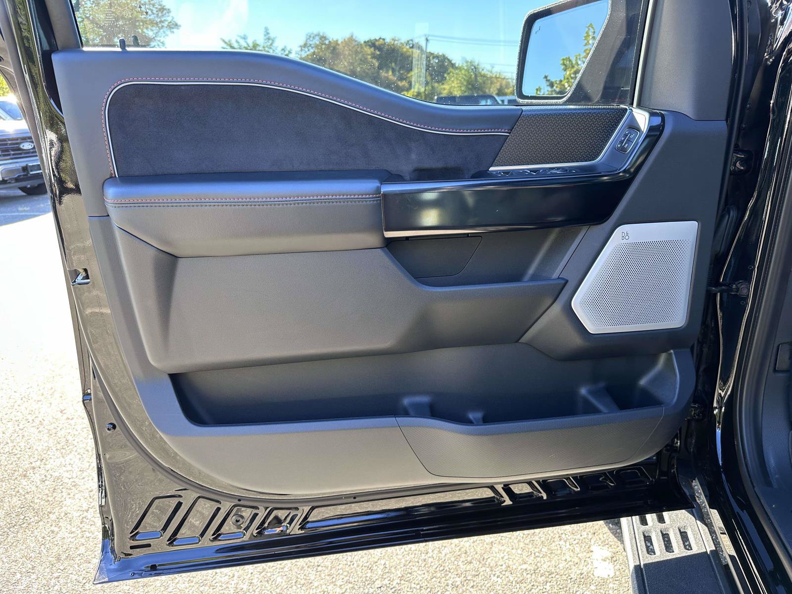 Used 2025 Ford F150 Raptor w/ Equipment Group 803A Raptor R AWD/4WD image 8