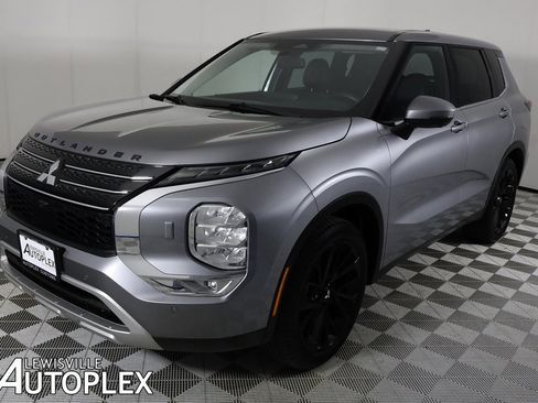 Used 2022 Mitsubishi Outlander SE image 11