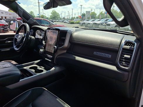 Used 2025 RAM 1500 Laramie AWD/4WD image 11