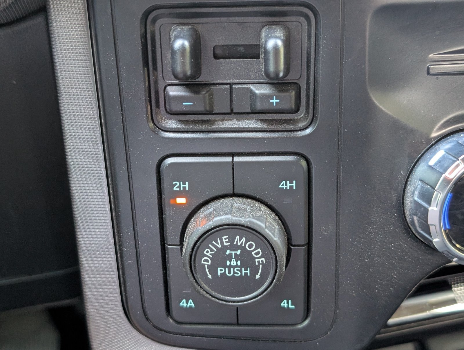 Used 2024 Ford F150 Platinum w/ Equipment Group 702A High AWD/4WD image 25