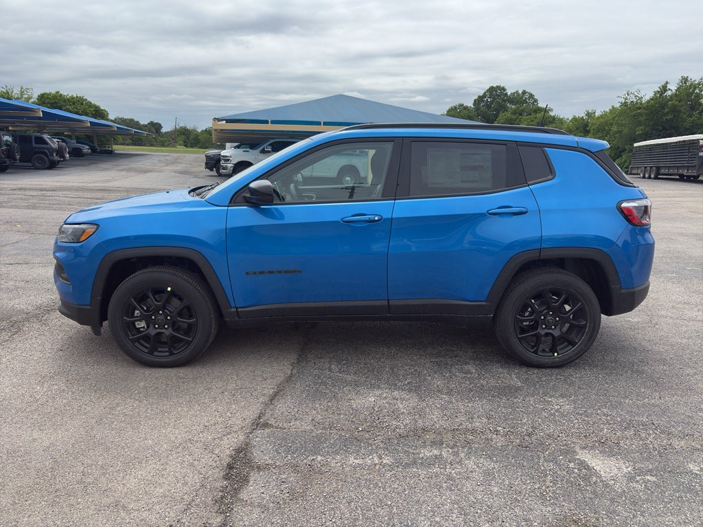New 2026 Jeep Compass Latitude AWD/4WD image 9