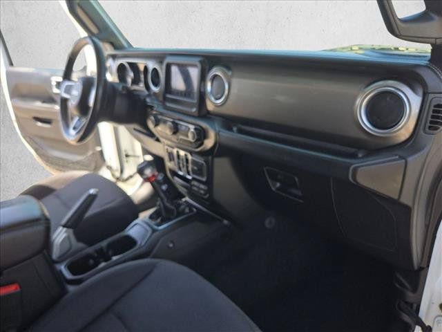 Used 2018 Jeep Wrangler Unlimited Sahara AWD/4WD image 22