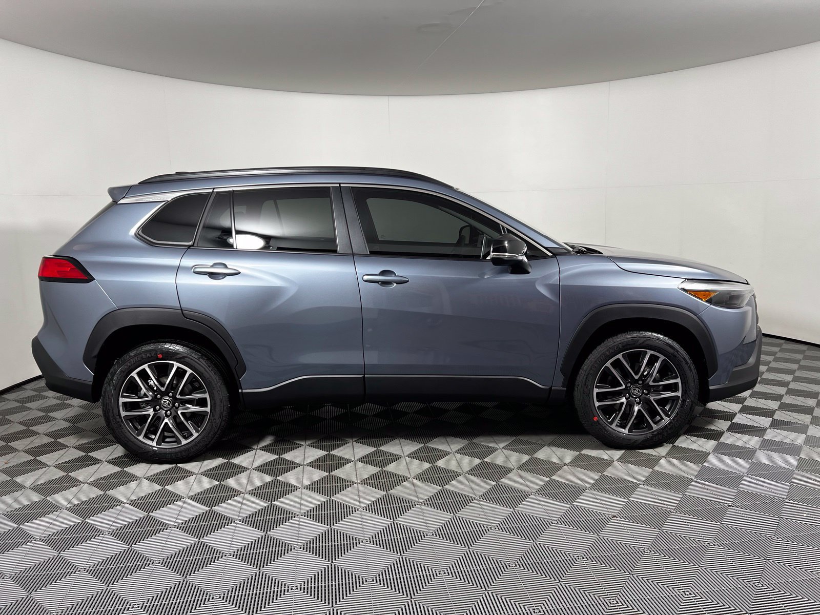 Used 2026 Toyota Corolla Cross XLE AWD/4WD image 4